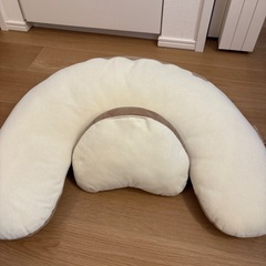エールべべ　授乳枕の画像