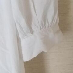 コットン素材のロングブラウスの画像