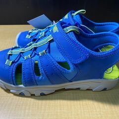 T87/コンブ キッズ サンダル ネイビー 22.5cm  水陸両用　足裏の形状に合わせて作られた履き心地が良いサンダルの画像