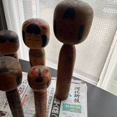 伝統的な木製こけしセットの画像