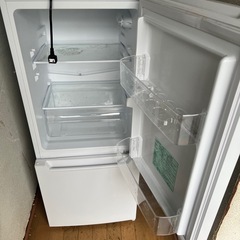 ①冷蔵庫　23年製の画像