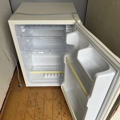 ①冷蔵庫　24年製の画像