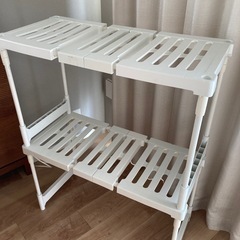 伸縮性押入れ収納グッズの画像