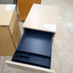 リユースのサカイ太田店★ジモティ割あり★  袖机 ベージュ H62.5×D39.5×W59.5 クリーニング済み OJ10110の画像