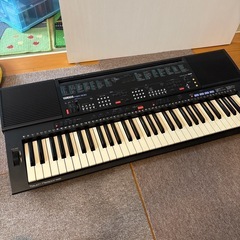 YAMAHA PSR-200 日本製61鍵盤 電子キーボード 中古品 譜面台付き YAMAHA PSR-200 日本製61鍵盤 電子キーボード 中古品 譜面台