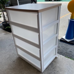 【ウッドトッププラチェスト 4段　ホワイト／ナチュラル】 幅63.2cm×奥行50.7×高さ95.1cm  クリーニング済み【11607】の画像