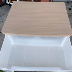 【ウッドトッププラチェスト 4段　ホワイト／ナチュラル】 幅63.2cm×奥行50.7×高さ95.1cm  クリーニング済み【11607】の画像