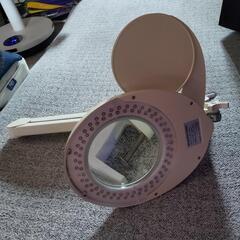 ルーペ付きスタンドライトの画像