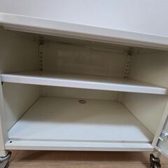 クラシックキャスター付きキャビネット(鍵無し)の画像