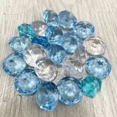 おもちゃの宝石の画像