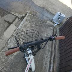 折り畳み自転車 20インチ 白  6段変速ギア付きの画像