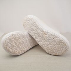 良品 PUMA  スウェード マユ サンダルPOP 22cmの画像