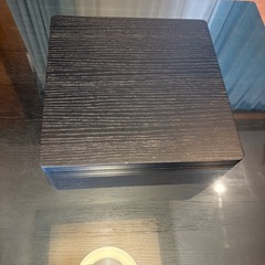 ガラスセンターテーブル木目調の画像