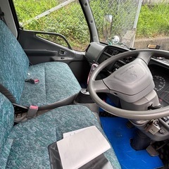 トラック　キャンターの画像
