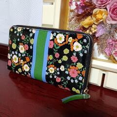 TORY BURCH　トリーバーチ　ラウンドジップ　花柄　ボーダー　エナメル質　長財布の画像