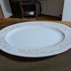ノリタケの食器セットの画像