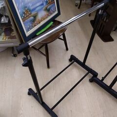 ワンコイン　極上美品　高さ伸縮式　ハンガーラック　物干し竿　ハン...