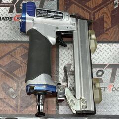 【中古】マキタ Makita AT422CA 軽天タッカ 常圧 使用ステープル4×10～22mm【ハンズクラフト佐賀】の画像