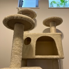 爪研ぎ付きキャットタワーの画像