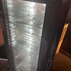 LED照明付きショーケースの画像