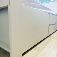 【無料】ニトリのセミダブルベッド（ヘッドボードにコンセント付き）の画像