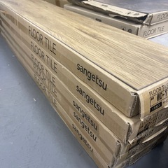 【15入×5ケース】サンゲツ フロアタイル180×1200×2.5mm品番WD-1117の画像