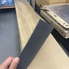 【15入×5ケース】サンゲツ フロアタイル180×1200×2.5mm品番WD-1117の画像