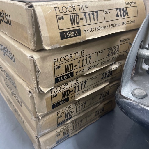 【15入×5ケース】サンゲツ フロアタイル180×1200×2.5mm品番WD-1117