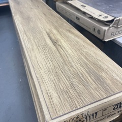 【15入×5ケース】サンゲツ フロアタイル180×1200×2.5mm品番WD-1117の画像