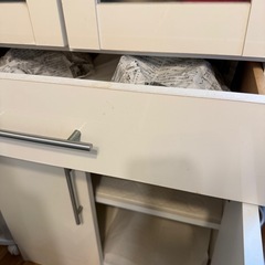 無料　7/22まで　食器棚 白の画像