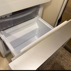 【美品】137L 2ドア 冷蔵庫 SHARP おしゃれ プラズマクラスターの画像