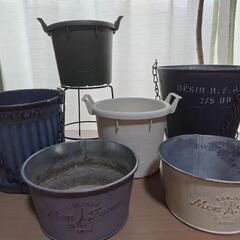 （お話中）中古　吊り鉢、鉢等色々セット　観葉植物、多肉、エアープ...