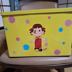 ペコちゃんの缶の画像