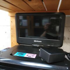 品質保証☆配達有り 4400円 (税込み）ポータブルDVDプレー...
