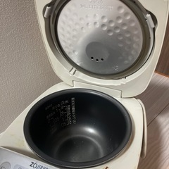 炊飯器の画像