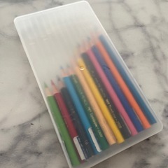 【お取引完了】12色　ケース付き　色鉛筆セットの画像