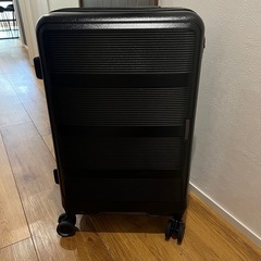 黒　キャリーケース、スーツケースの画像
