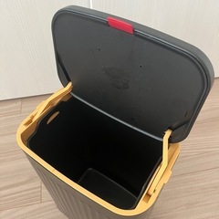 ゴミ箱　黒　8Lの画像