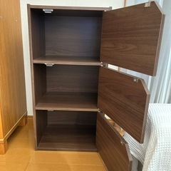 収納棚の画像