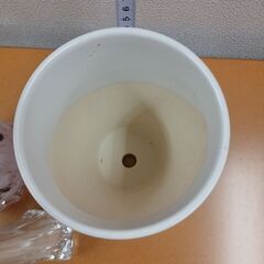 花瓶２本　白の鉢植え1個【3個で700円】の画像