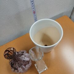花瓶２本　白の鉢植え1個【3個で700円】の画像