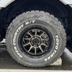 ウェッズ　マッドヴァンス　トーヨータイヤ　オープンカントリーR/T 17インチの画像