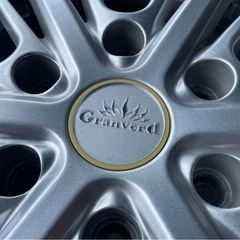 ハイエースGranverd 195/80R15 スタッドレスタイヤ付 4本セットの画像