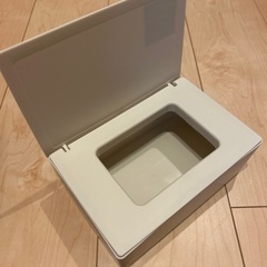 サンダル（未使用）とマスクケースの画像