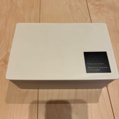 サンダル（未使用）とマスクケースの画像