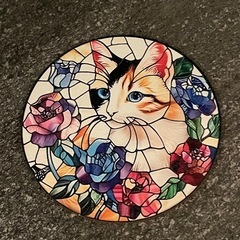 木製　猫のコースターの画像
