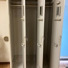 3連ロッカーの画像