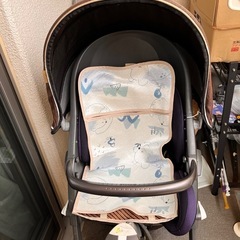 Stokke ハイシートタイプのベビーカー（高景観タイプ）の画像