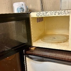 昭和レトロなデザインの東芝 電子レンジの画像