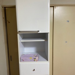 綺麗な食器棚　　台所収納　お風呂場にもの画像